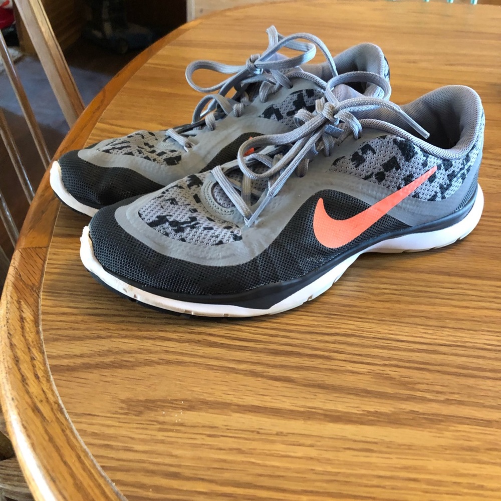 Nike tennis shoes